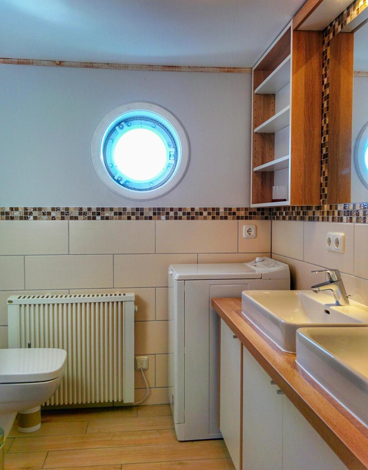 Urlauberschiff Neptun Im Ostseebad Prerow Exterior foto